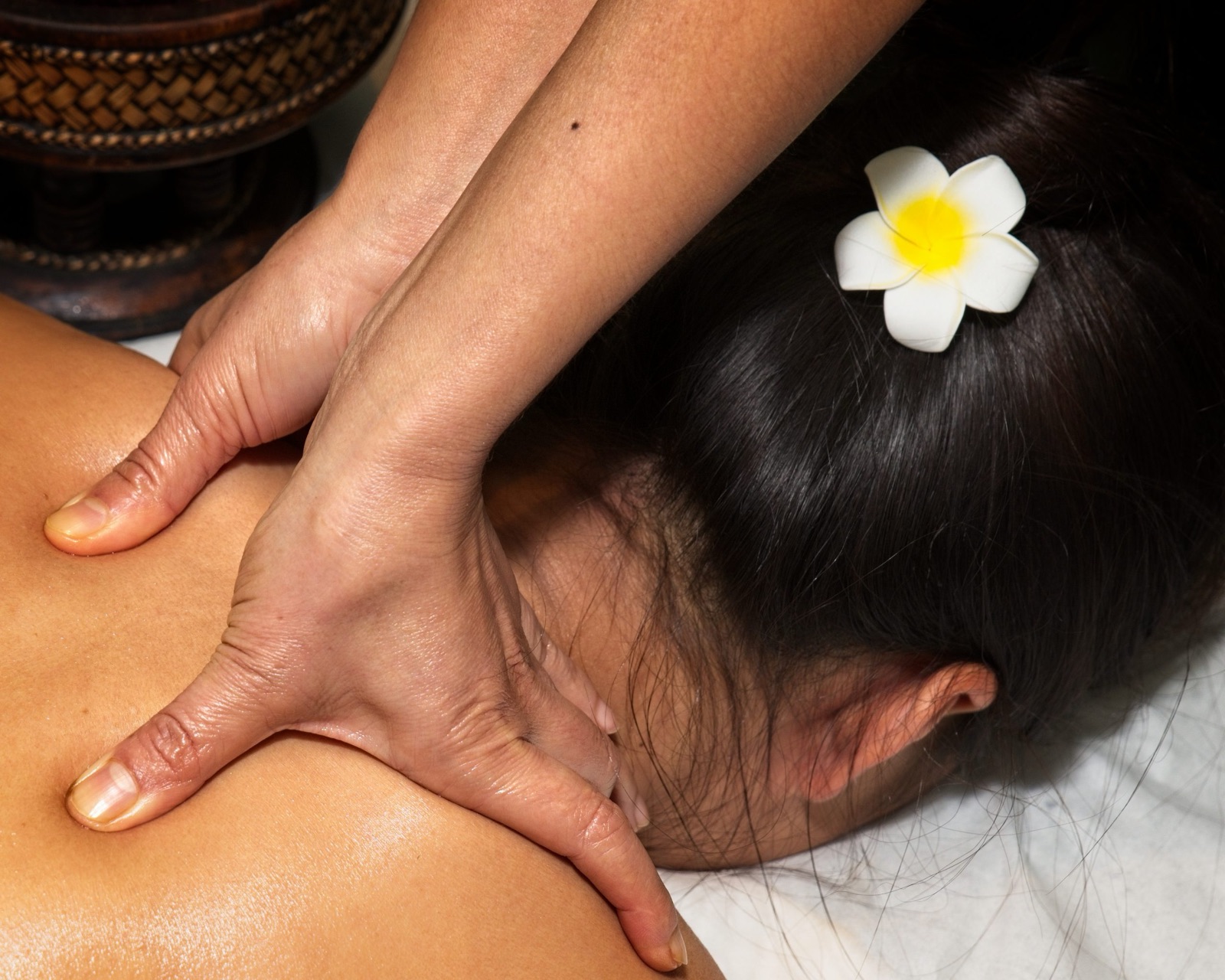Shoulder massage